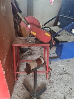 Rozbrušovací pila na kov