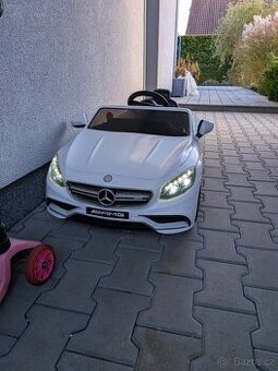 Dětské elektrické auto Mercedes