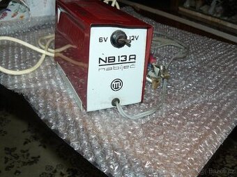 RETRO nabíječka NB 13A Elektropřístroj na baterie 6V a12V