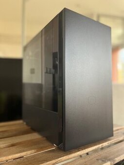 Minimalistický krásný výkonný pc ryzen Rtx 3080