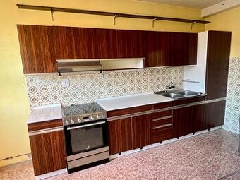 Retro kuchyně se spotřebiči