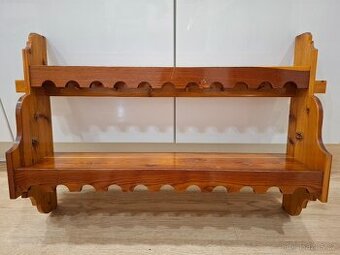 Dřevěná polička na chalupu