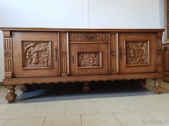 Selská komoda z masívu, Nábytek s příběhem