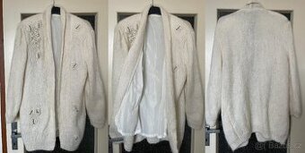 Svetr dámský s ozdobami, podšívkou a vycpávkami, vel.42