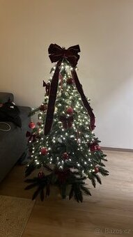 Umělý vánoční stromek