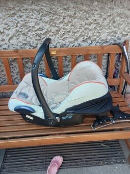 Maxi Cosi Cabrio Fix + adaptéry + fusak