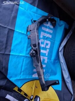 Pravý přední držák světla bmw e90/e91