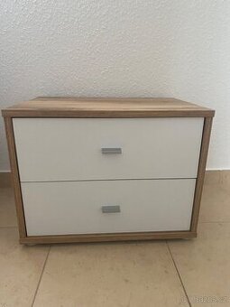 Noční stolek-nepoužitý hl.35 cm,s.50 cm,v.38 cm