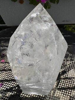 Krásný obří křišťál