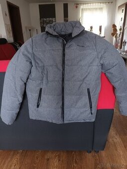 Krásná pánská zimní bunda