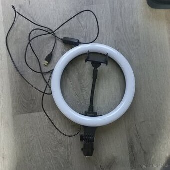 Stmívatelné kruhové světlo