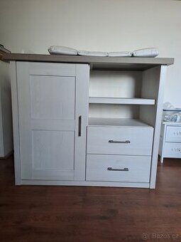 Přebalovací komoda