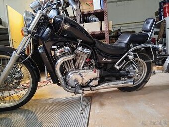 Suzuki VS 600GL Intruder