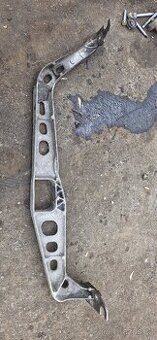 Vyztuha drzak motoru audi A4 B8 8K audi a5 8t