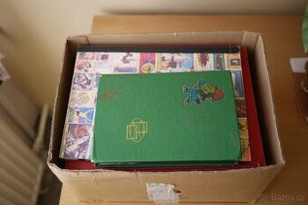 Prodám albumy plné známek...