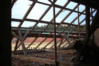 Staré trámy a rozebrame staré objekty  zdarma