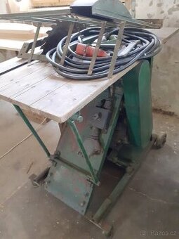 Pila/cirkulárka s kolébkou