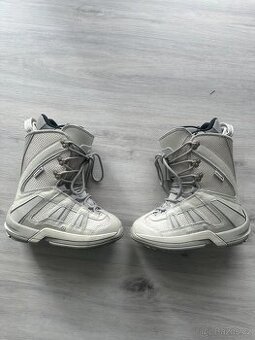 Snowboardové boty velikost 35-36