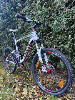 GIANT Celoodpružené kolo