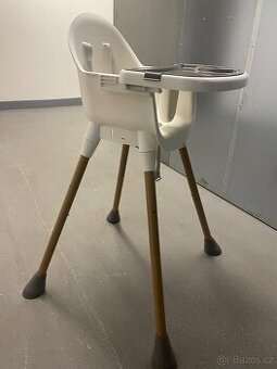 Detská jidelní židlička.
