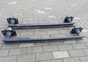 Výztuha předního nárazníku Peugeot 5008