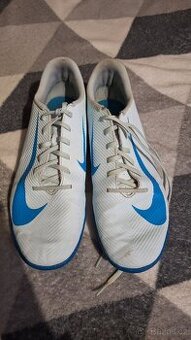 Sálovky Nike velikost 43