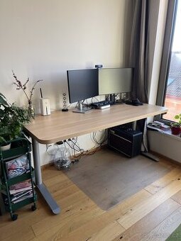 Polohovatelný stůl 180x80cm