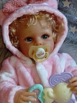 Realistická Reborn panenka blonďatý andílek Bettie