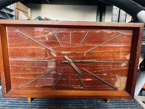 Starožitné hodiny Brusel r.1968