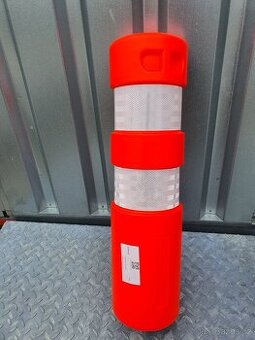 Plastový sloupek  s reflexními pruhy