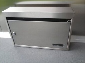 Nerezová poštovní schránka