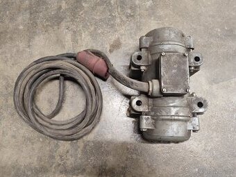 Vibrační elektromotor