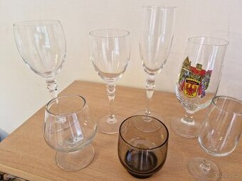 Sklenice na brandy, víno, sekt, whisky. Jiné sklo a porcelán