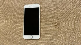 iPhone 8 64GB zlatý, top stav