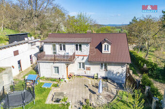 Prodej dvougeneračního rodinného domu, 140 m², Lojovice