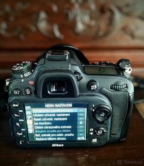 Nikon D7100+objektiv+příslušenství