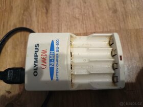 Prodám olympus nabijecku baterii - 1