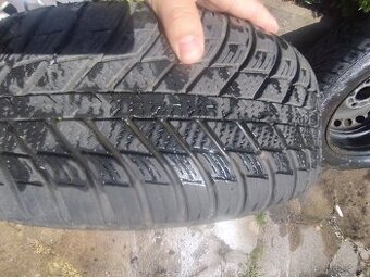 Pneu s plech disky, 215/60/16