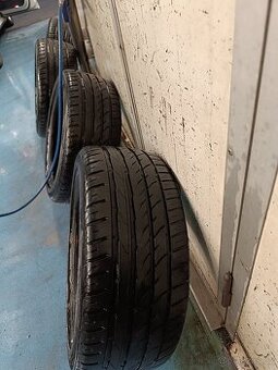225/45 R17