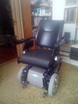 Elektrický invalidní vozík