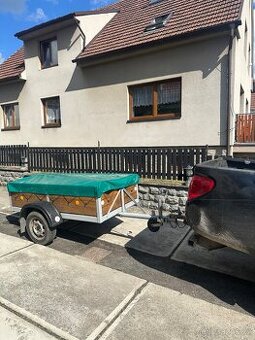 Přívěsný vozík