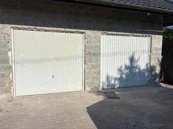 Prodám garážové vrata 2ks, rozměry 222 cm x 213 cm