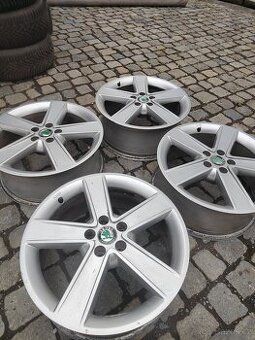 Prodám orig alu 17 škoda VW audi 5x100 ET 38