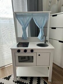 Prodám IKEA dětskou kuchyňku Spisig Součástí i nádobíčko - 1