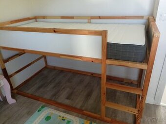 Dětská postel IKEA KURA + regál IVAR