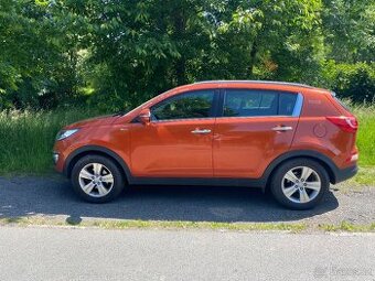 Prodám: Kia Sportage ,2012,NEMÁ TP , poškozený VIN