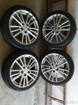 Suzuki Swift Sport Alu kola, obutá - 195/45 R17 81W