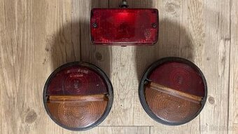 zadní světla asi Tatra V3S nebo Avia?