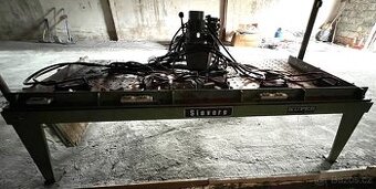 Hydraulický lis SIEVERS pro lepení dřevěných oblouků