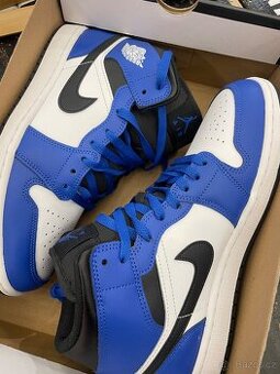 NIKE JORDAN 1 MID GAME ROYAL BLACK WHITE